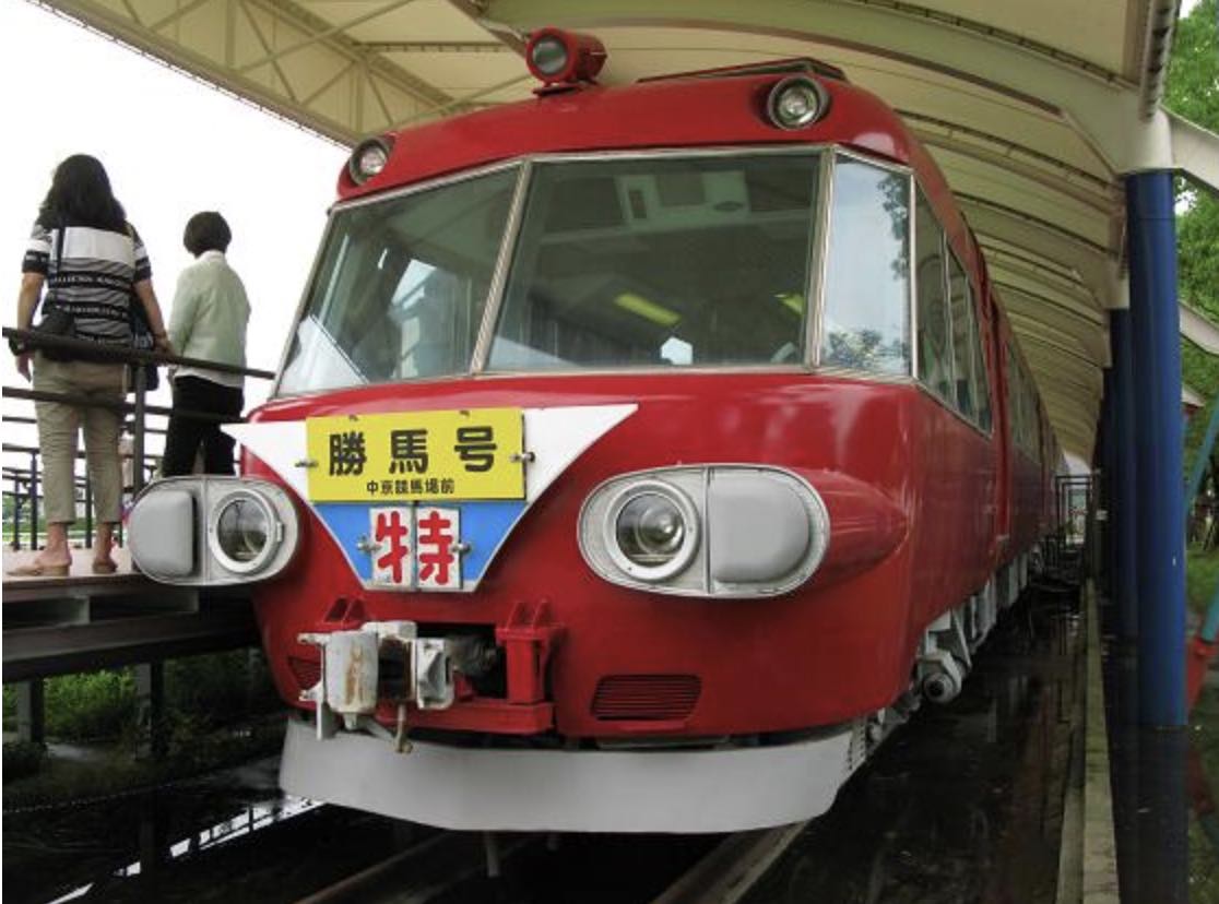 中京競馬場の名鉄パノラマカーの車両